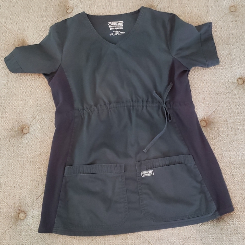 Maternity scrubs